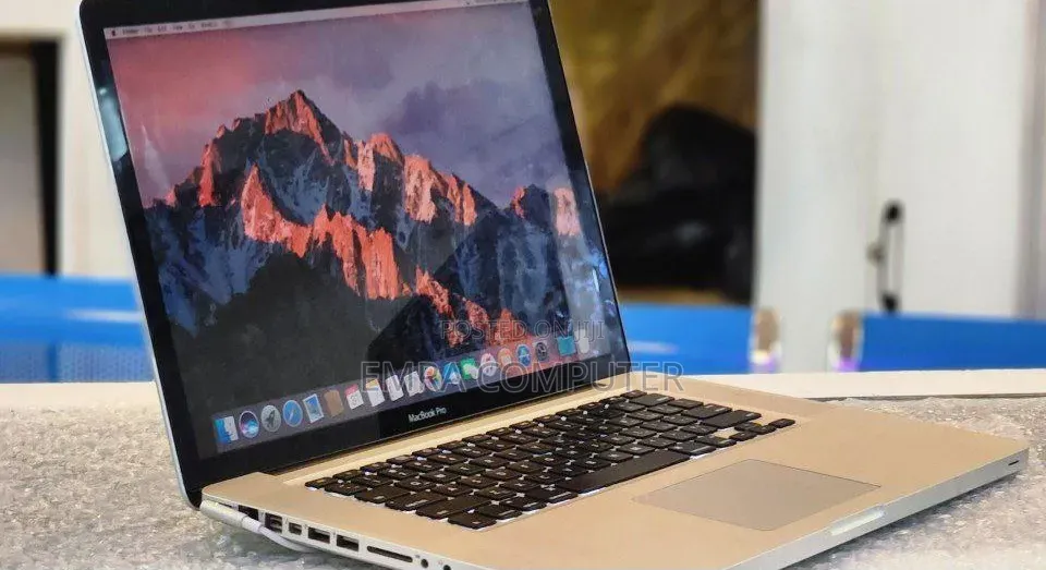 New Laptop Apple MacBook 2010 4GB Intel Core i7 SSD 512GB