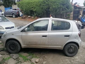 Toyota Yaris 2001 Silver
