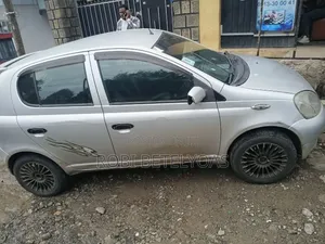 Toyota Yaris 2001 Silver
