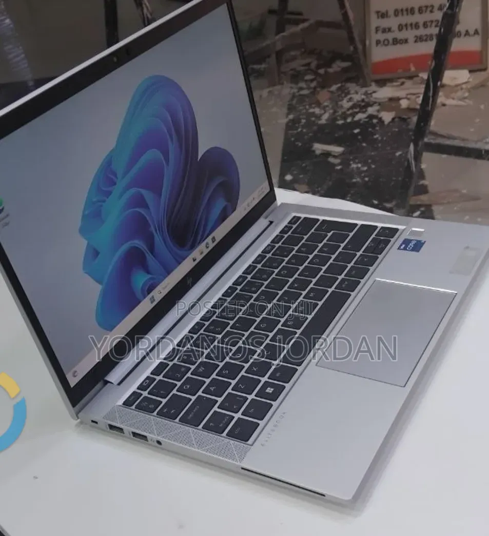 New Laptop HP EliteBook 830 G8 16GB Intel Core i5 SSD 512GB