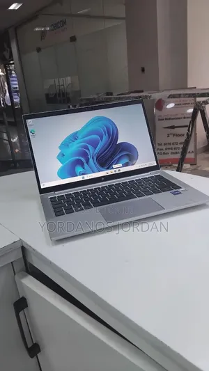 New Laptop HP EliteBook 830 G8 16GB Intel Core i5 SSD 512GB