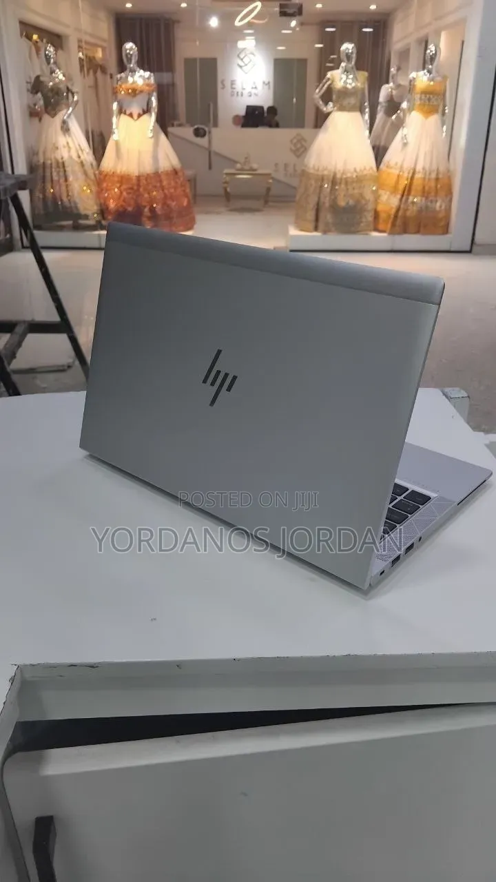 New Laptop HP EliteBook 830 G8 16GB Intel Core i5 SSD 512GB
