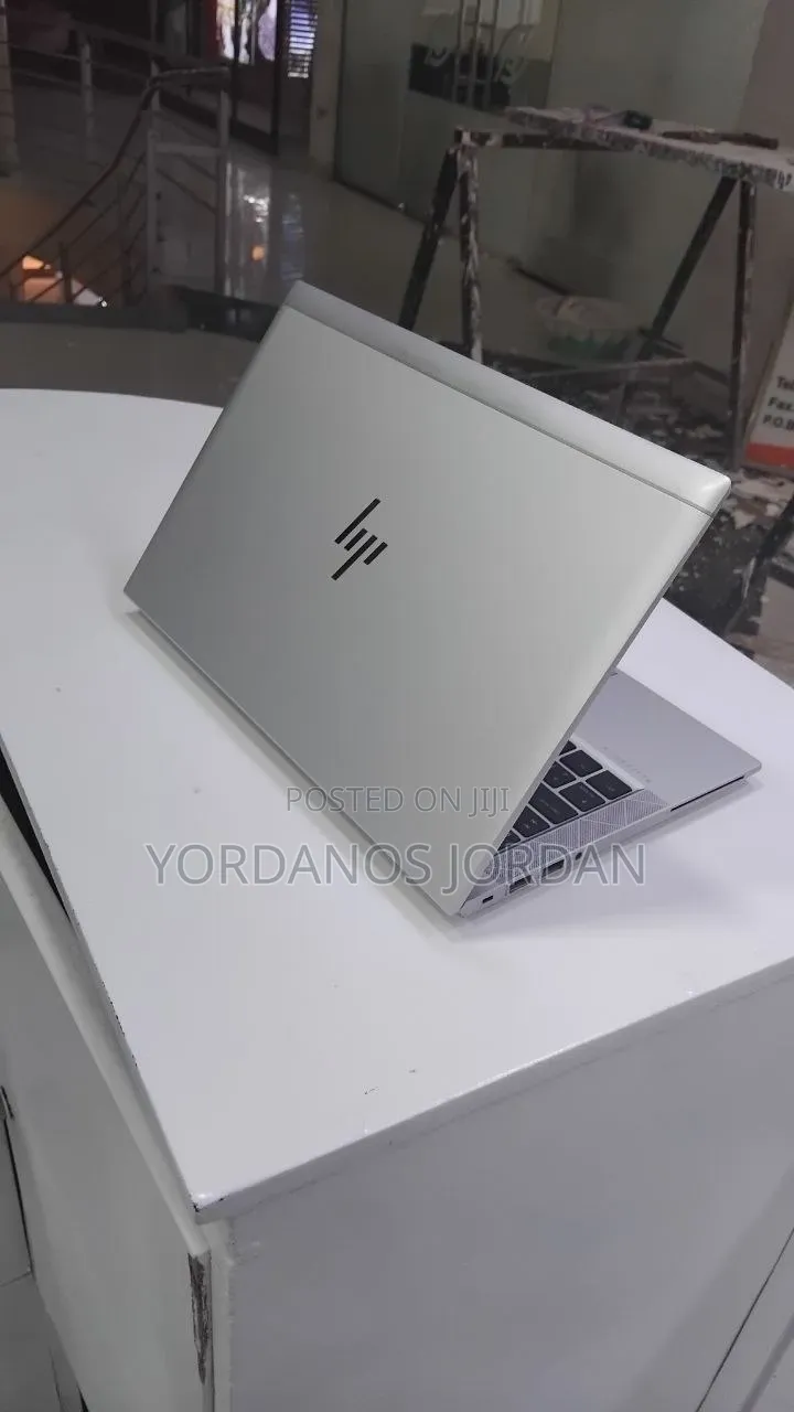 New Laptop HP EliteBook 830 G8 16GB Intel Core i5 SSD 512GB
