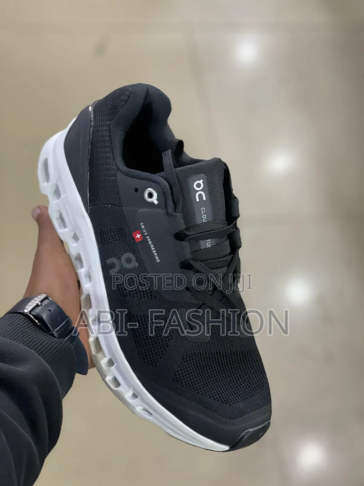 On Cloud Black and White High Sole