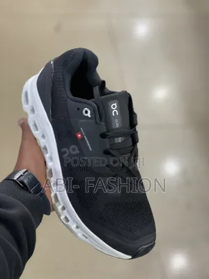 On Cloud Black and White High Sole