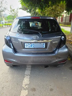 Toyota Yaris 2011 Gray