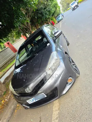 Toyota Yaris 2011 Gray
