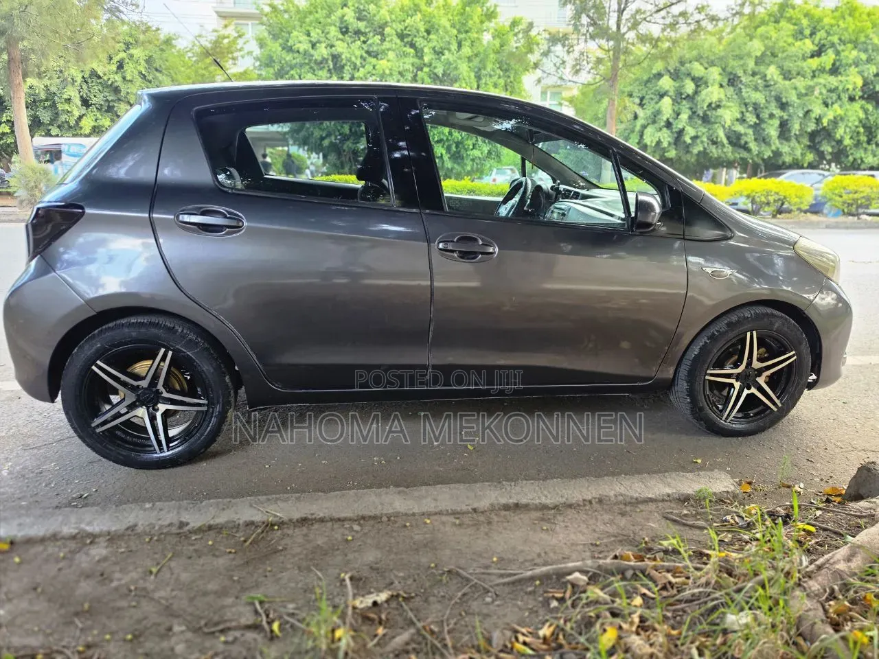 Toyota Yaris 2011 Gray