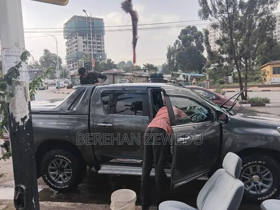 Toyota Hilux 2018 Gray