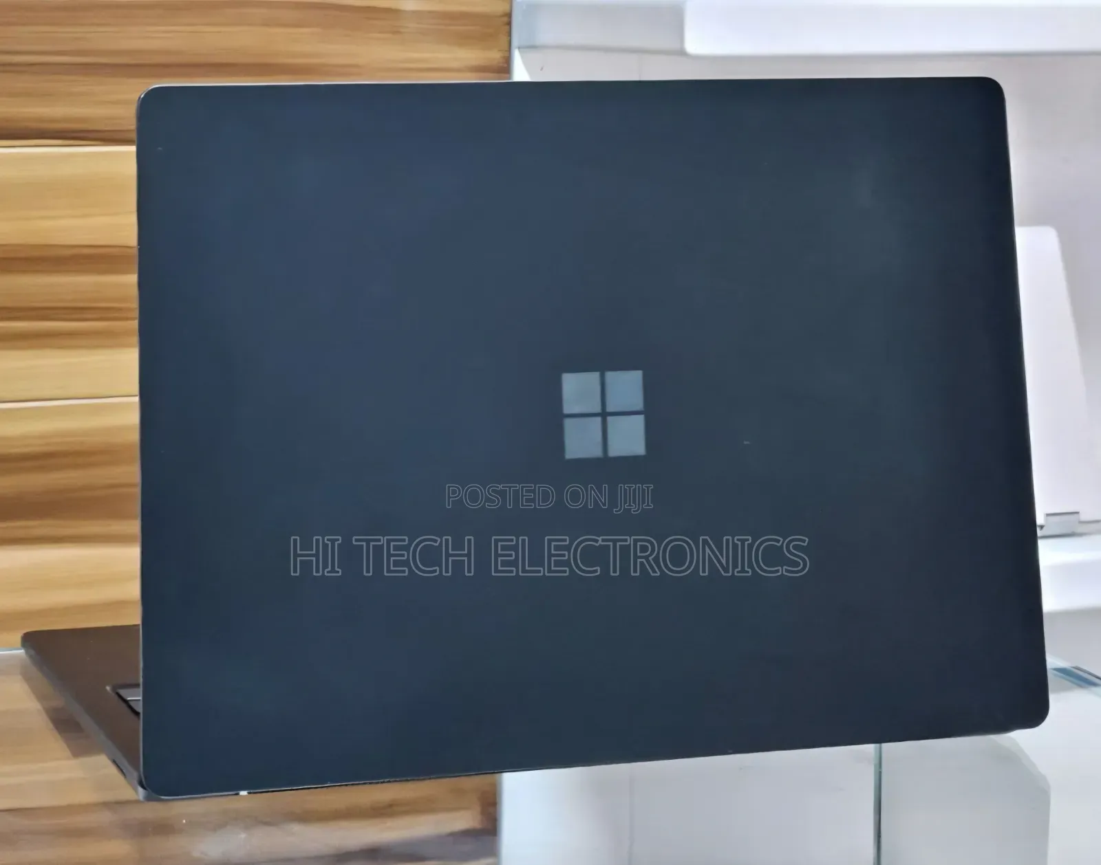New Laptop Microsoft Surface 16GB Intel Core i7 SSD 256GB