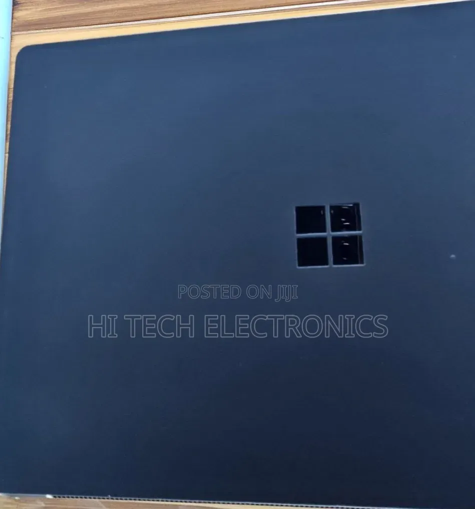 New Laptop Microsoft Surface 16GB Intel Core i7 SSD 256GB