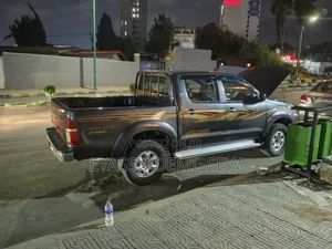Toyota Hilux 2015 Gray