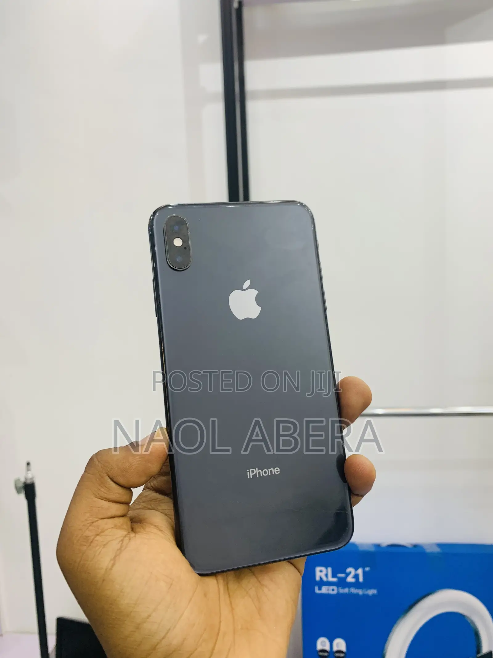 New Apple iPhone XS Max 64 GB Black