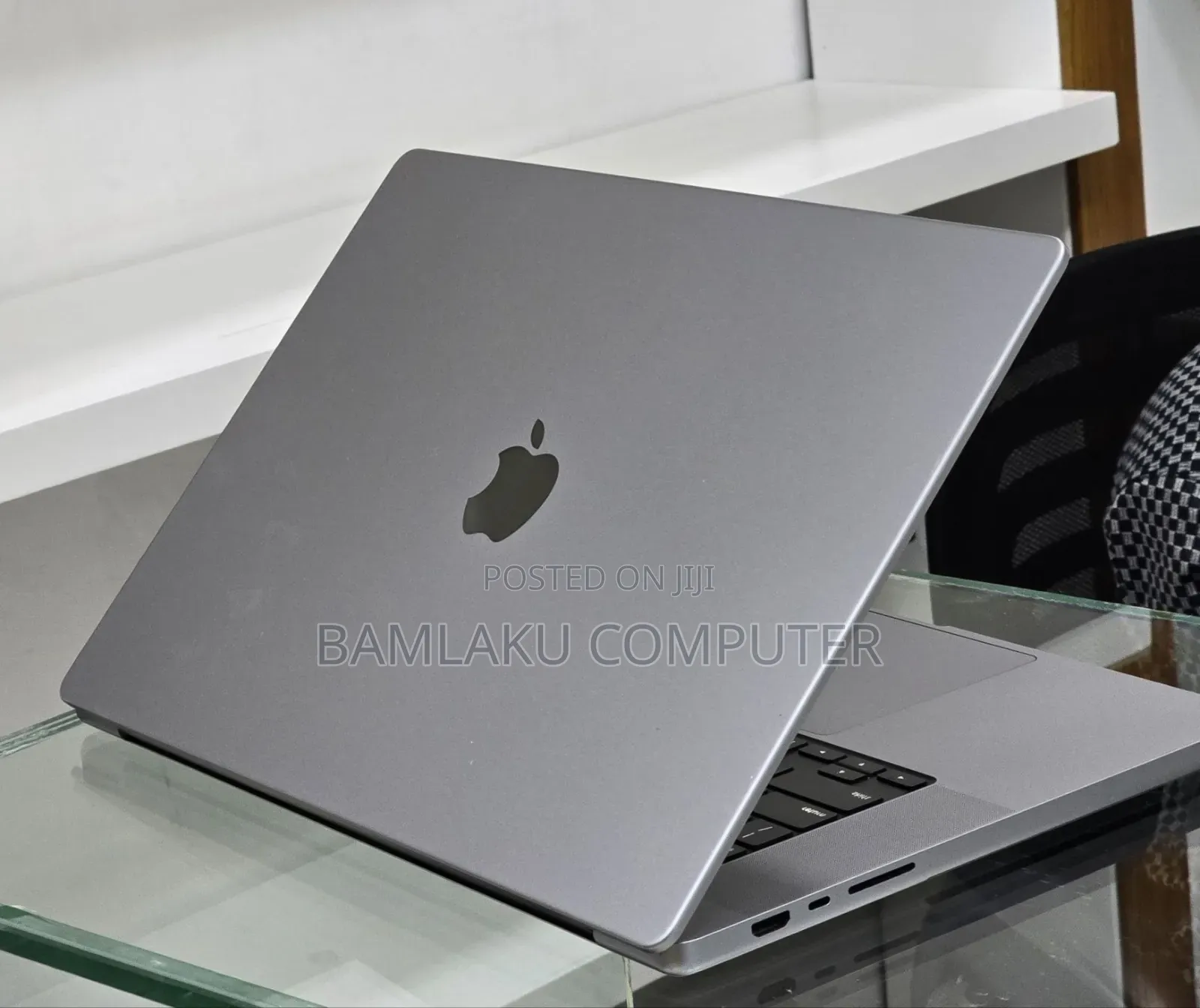 New Laptop Apple MacBook Pro 2021 M1 Max 32GB Apple M1 Max SSD 512GB