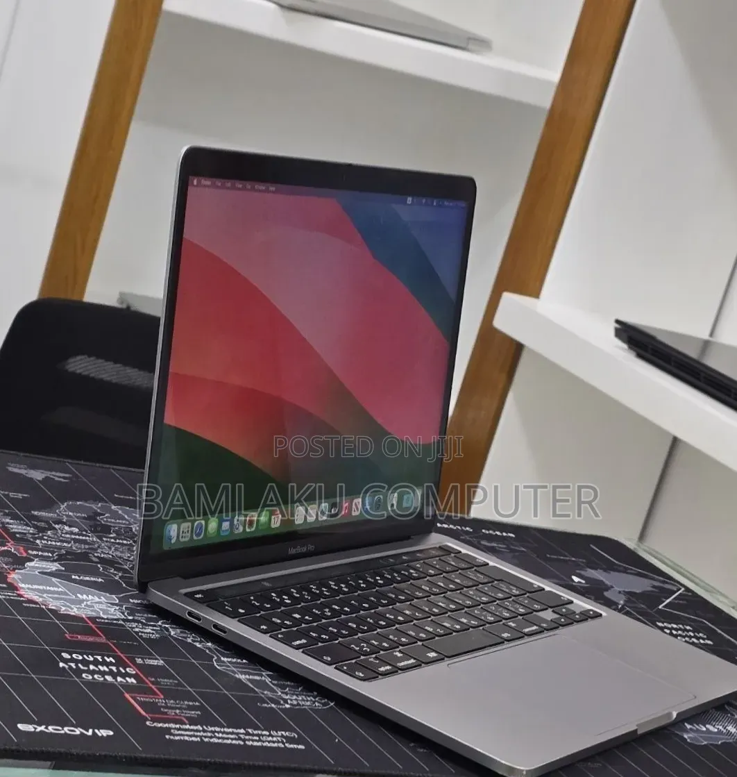 New Laptop Apple MacBook Pro 2020 8GB Intel Core i5 SSD 512GB