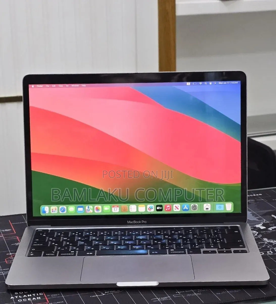 New Laptop Apple MacBook Pro 2020 8GB Intel Core i5 SSD 512GB