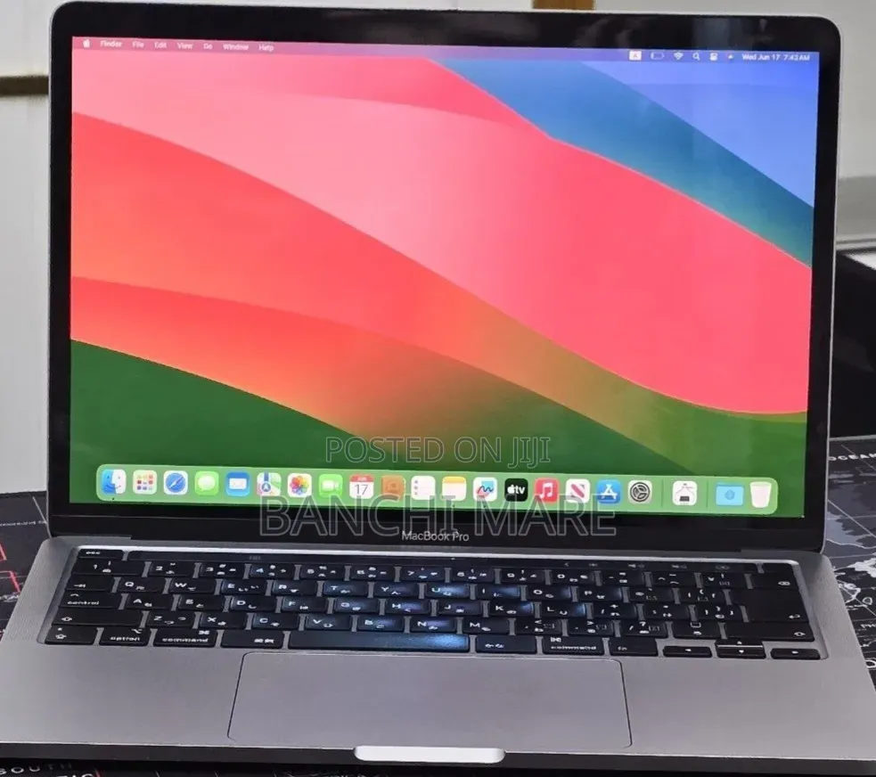 New Laptop Apple MacBook Pro 8GB Intel Core i5 SSD 512GB