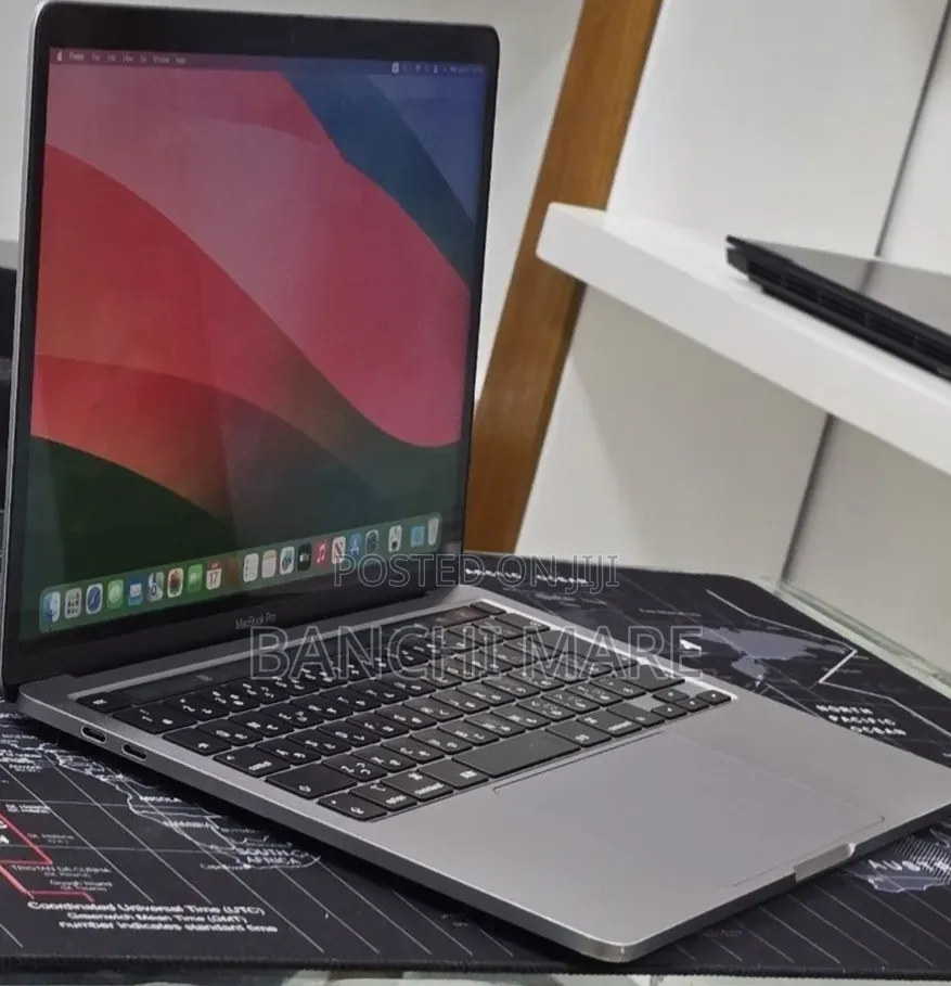 New Laptop Apple MacBook Pro 8GB Intel Core i5 SSD 512GB