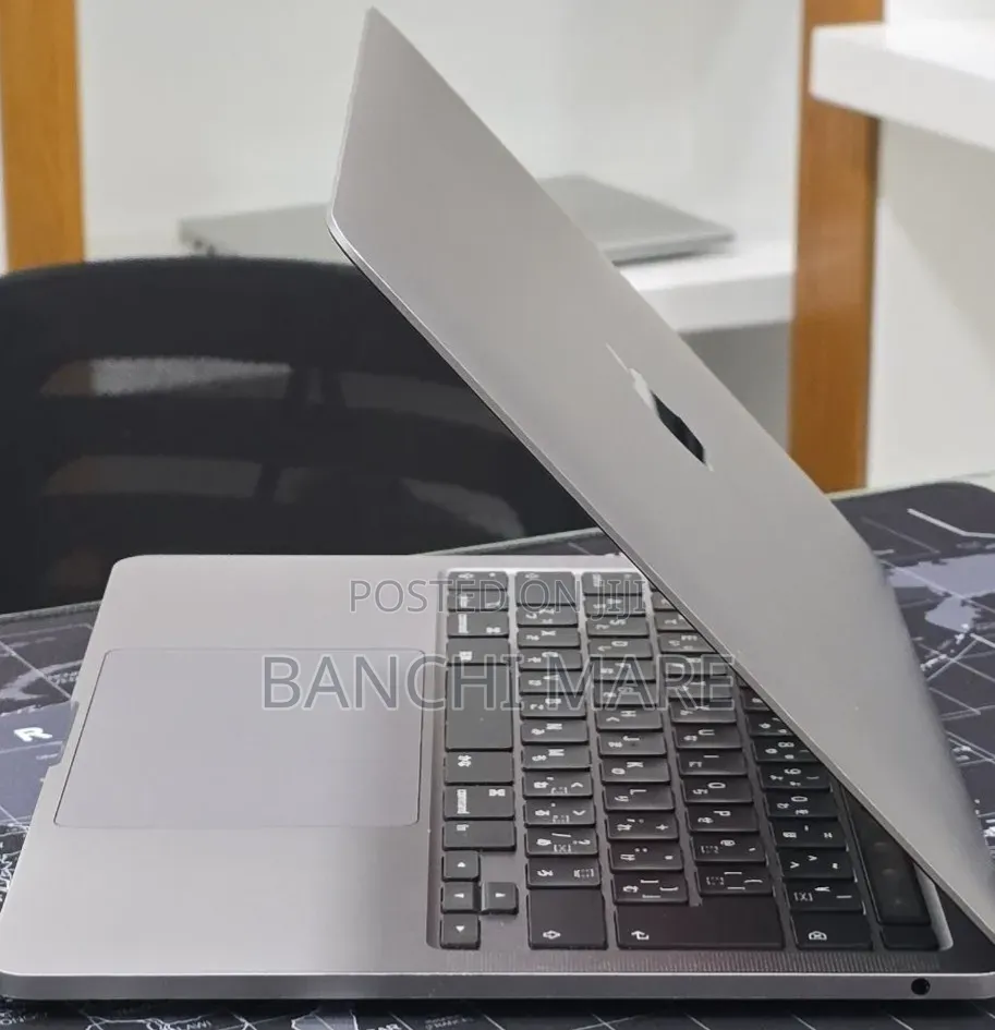 New Laptop Apple MacBook Pro 8GB Intel Core i5 SSD 512GB