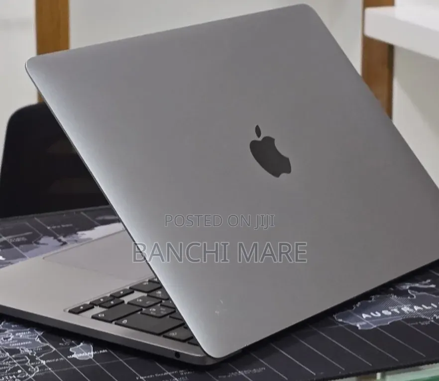 New Laptop Apple MacBook Pro 8GB Intel Core i5 SSD 512GB