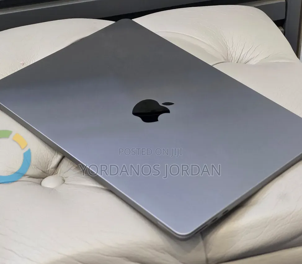 New Laptop Apple MacBook Air 2022 M2 8GB Apple M2 SSD 256GB