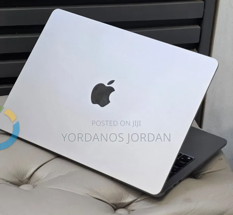 New Laptop Apple MacBook Air 2022 M2 8GB Apple M2 SSD 256GB