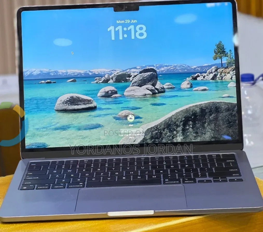 New Laptop Apple MacBook Air 2022 M2 8GB Apple M2 SSD 256GB