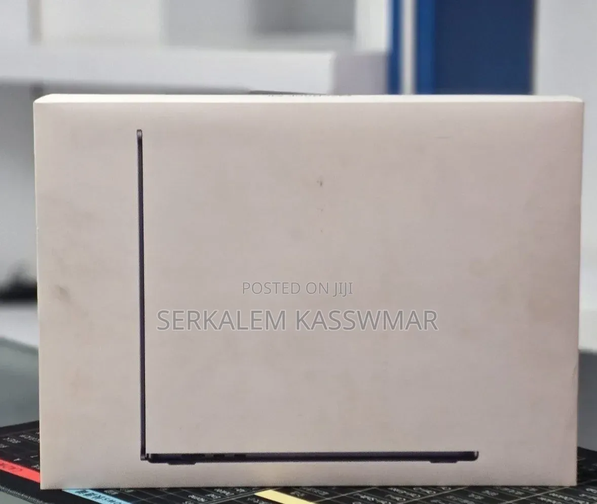 New Laptop Apple MacBook Air 2025 M4 16GB Apple M4 SSD 256GB