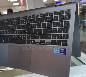 New Laptop Samsung 16GB Intel Core Ultra 7 SSD 512GB
