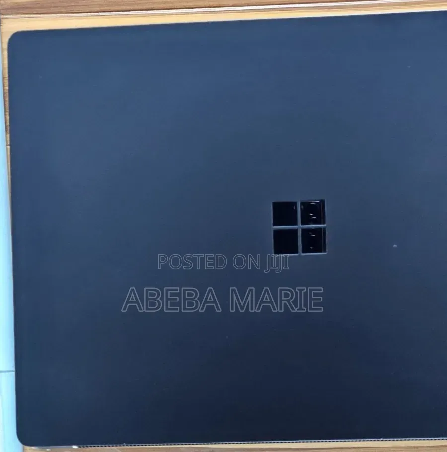 New Laptop Microsoft Surface 16GB Intel Core i7 SSD 256GB