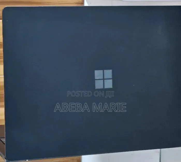 New Laptop Microsoft Surface 16GB Intel Core i7 SSD 256GB