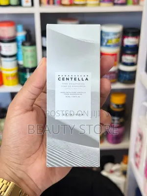 Skin1004 Madagascar Centella Air-Fit Suncream Light