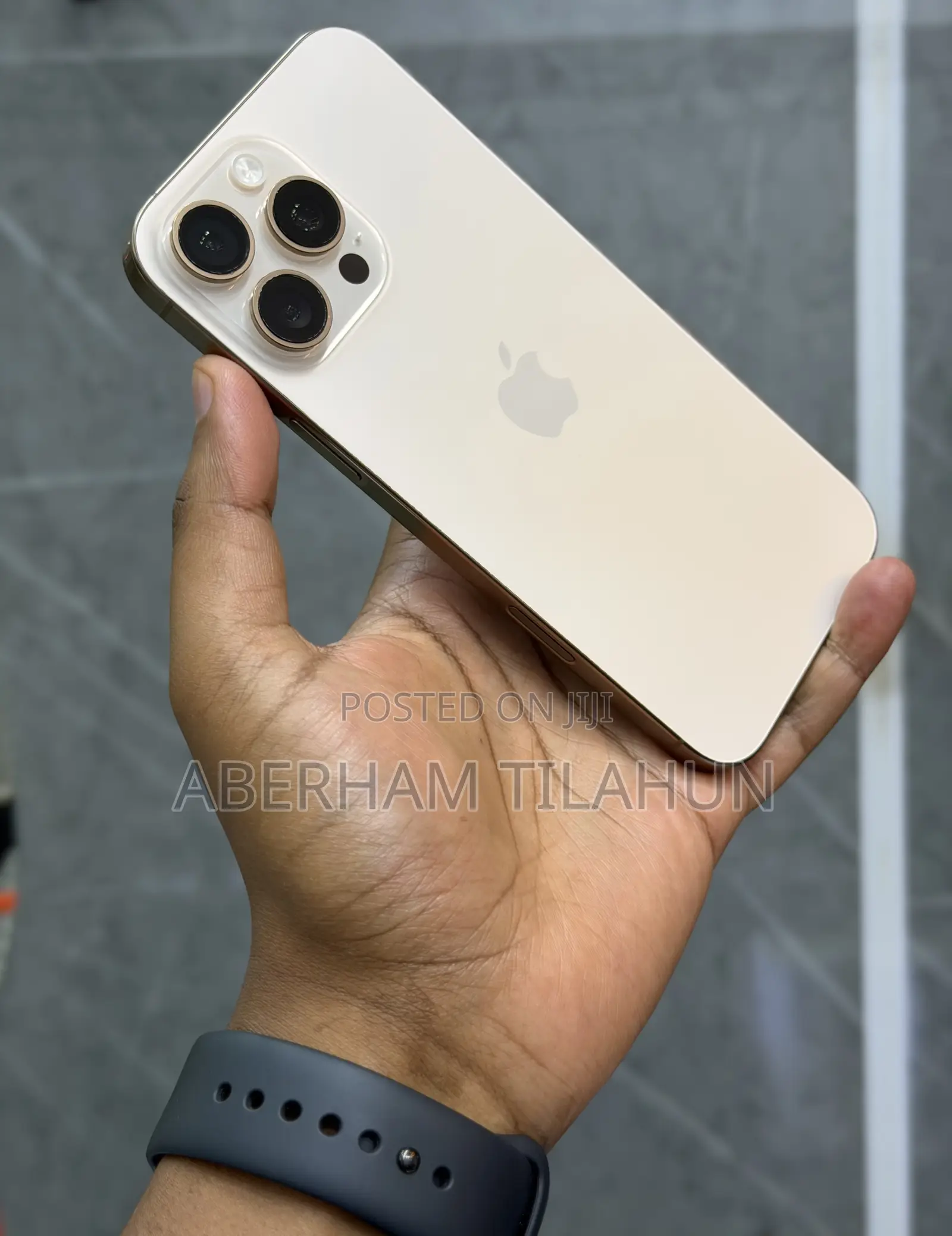 Apple iPhone 16 Pro Max 256 GB Gold