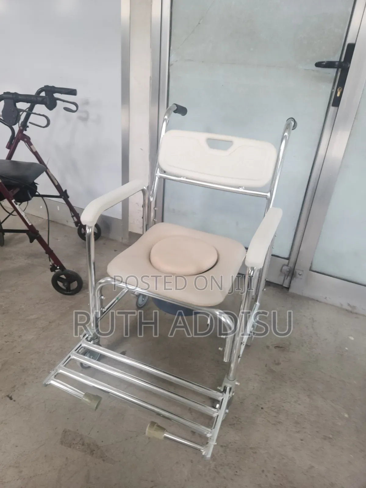 Commode Chair Aluminum Alloy With Wheels, Footrest Sponge Wheelchair