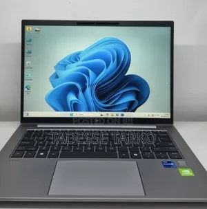 New Laptop HP ZBook Firefly G9 16GB Intel Core i7 SSD 512GB
