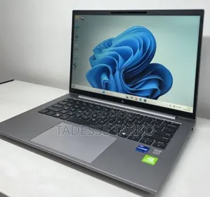 New Laptop HP ZBook Firefly G9 16GB Intel Core i7 SSD 512GB
