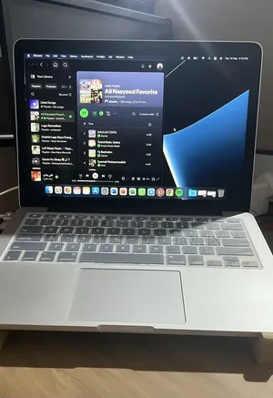 New Laptop Apple MacBook 2015 8GB Intel Core i5 SSD 128GB