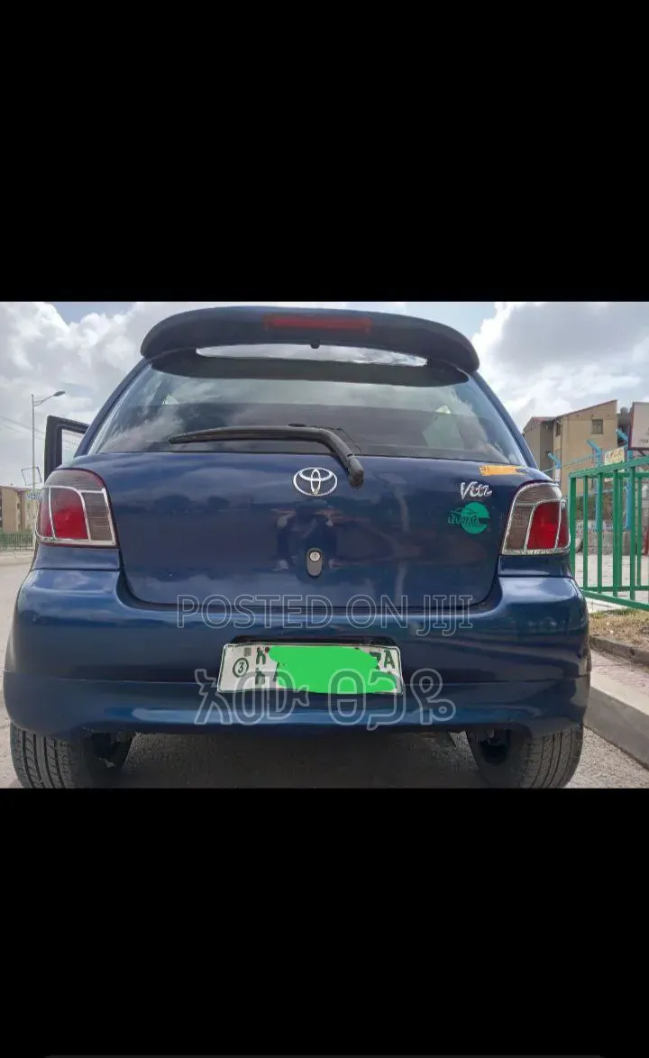 Toyota Vitz 2001 Blue
