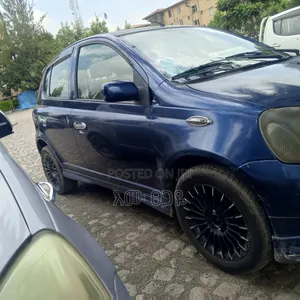Toyota Vitz 2001 Blue