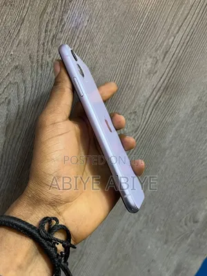 Apple iPhone 11 64 GB Purple