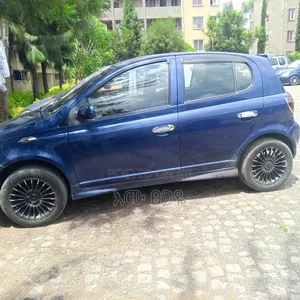 Toyota Vitz 2001 Blue