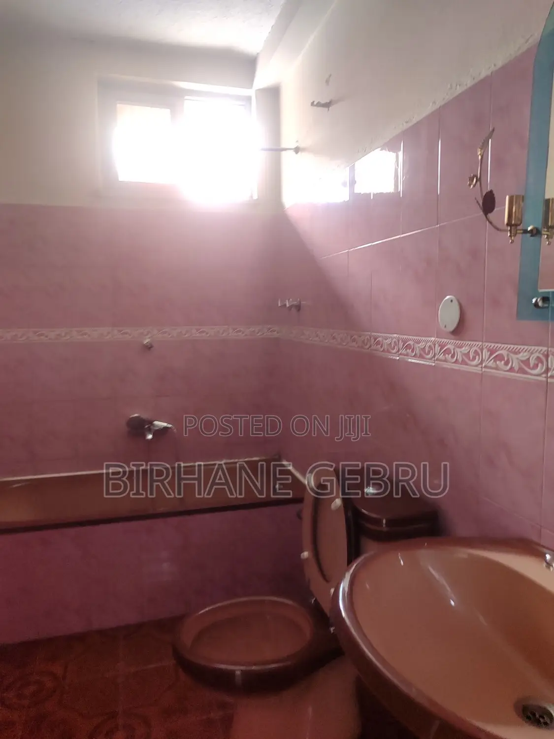 6bdrm House in G+1 House, Bole for rent