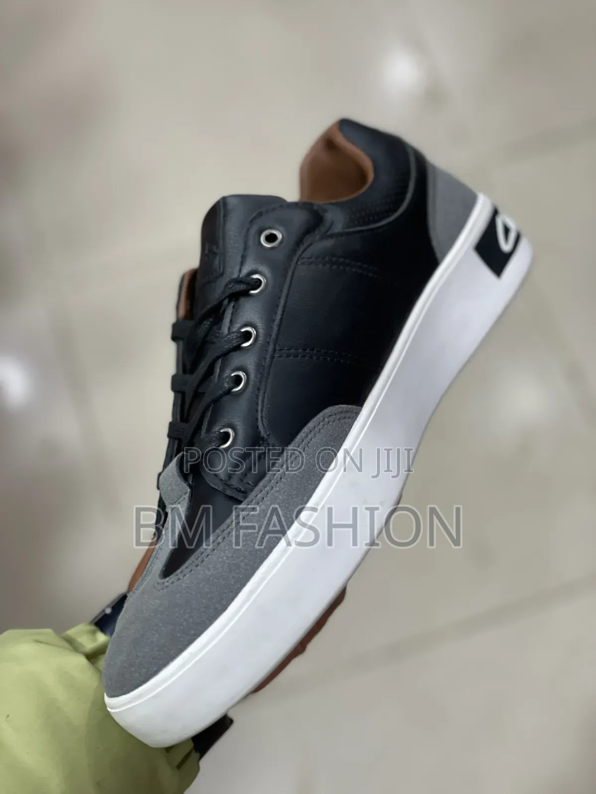Clarks Low-Top Specials: Urban Contrast
