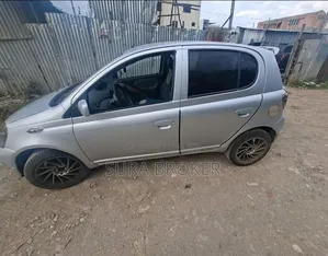 Toyota Vitz 2001 Silver