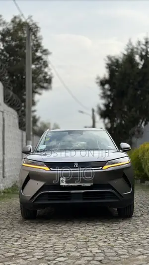 BYD Yuan Up 2025 Silver