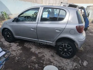 Toyota Yaris 2004 Silver