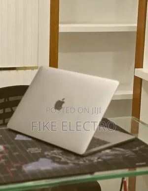 New Laptop Apple MacBook Pro 2017 16GB Intel Core i5 SSD 512GB