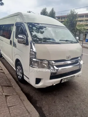 Toyota HiAce 2015 White