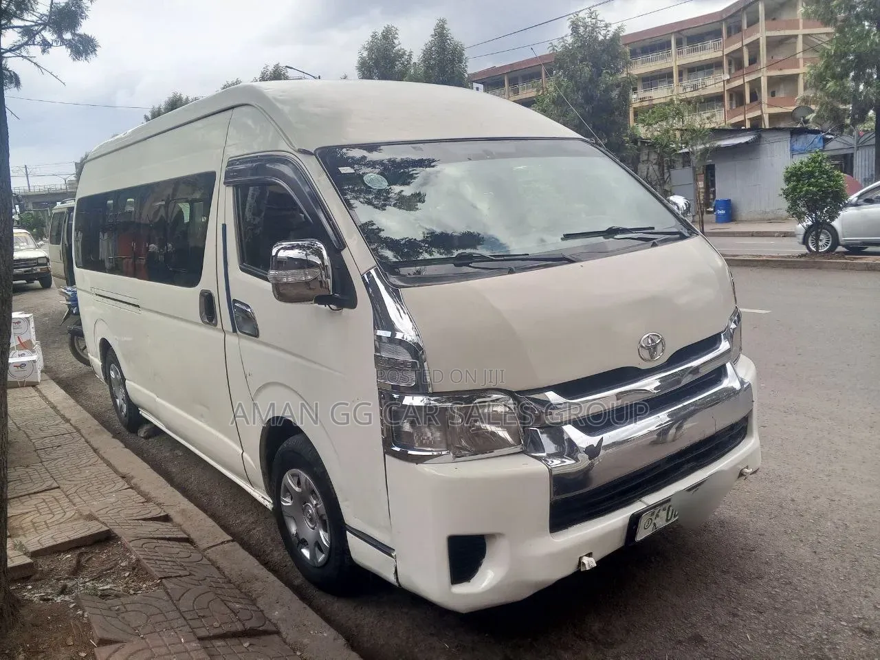 Toyota HiAce 2015 White