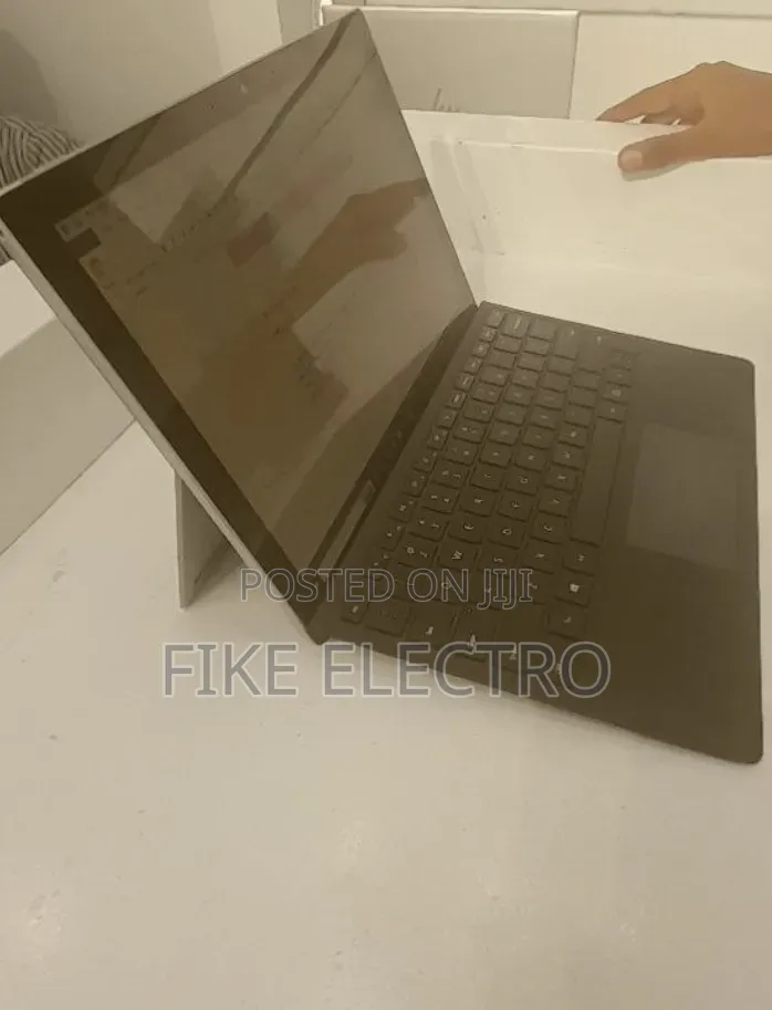 New Laptop Microsoft Surface Pro 8 8GB Intel Core i5 SSD 256GB